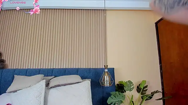 Snapshot of kathecute__ chatting on November 2025 01:37:01 AM kathecute online show from November 2025 01:37:01 AM