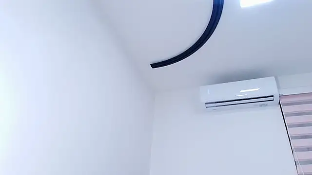 nicol f online show from January 2026 03:10:01 AM