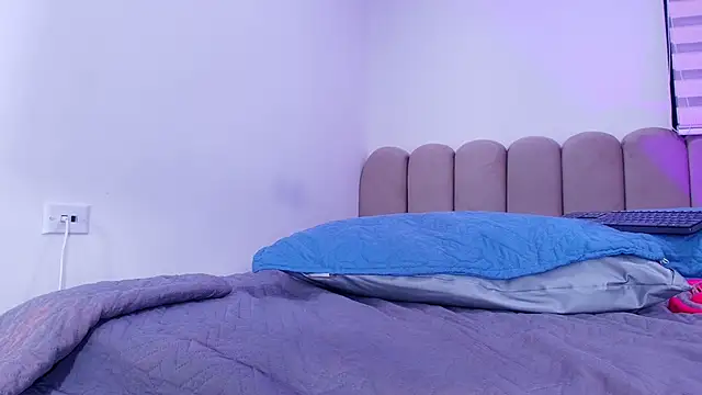 nicol f online show from April 2026 07:56:01 AM