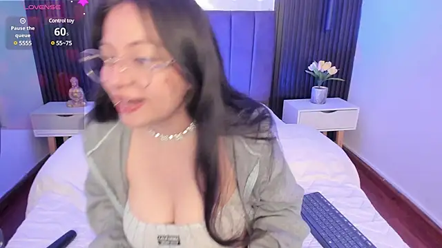 Snapshot of melany_heaven chatting on March 2025 08:45:01 AM melany heaven online show from March 2025 08:45:01 AM