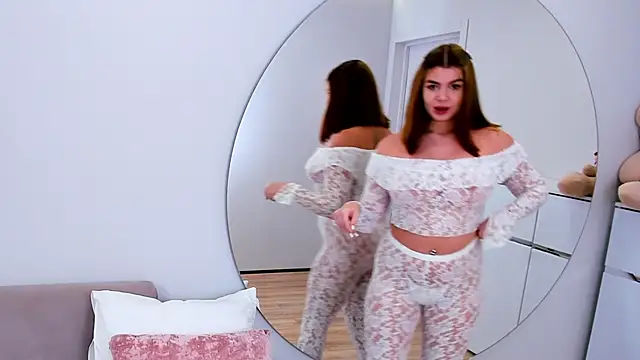 Snapshot of MelanieCarterr chatting on November 2025 04:17:02 PM MelanieCarterr online show from November 2025 04:17:02 PM