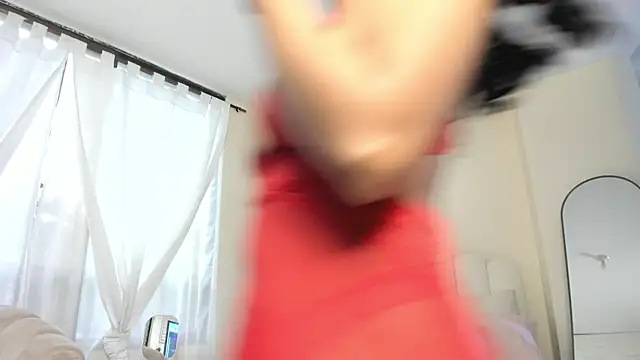 evely coelloo online show from October 2025 07:32:01 PM