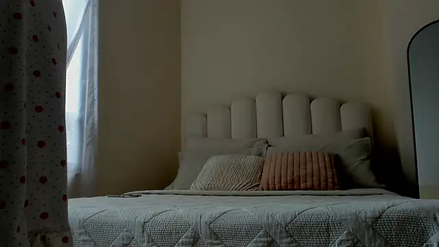 evely coelloo online show from November 2025 04:38:02 PM