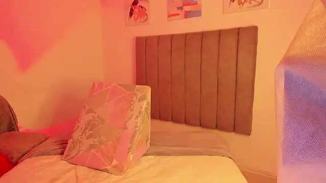 sarah  bigboobs online show from February 2026 05:55:02 AM