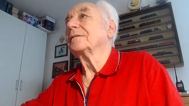 Snapshot of utilisasinus chatting on November 2025 11:45:01 AM utilisasinus online show from November 2025 11:45:01 AM