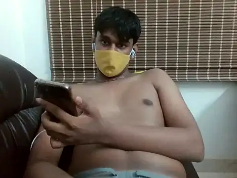 brownguy1234 online show from December 2024 06:37:01 PM