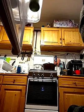 intx800 online show from February 2025 04:00:02 PM