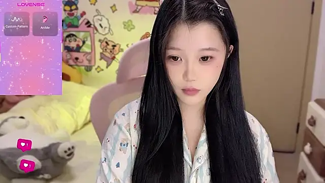 Snapshot of xiSSts chatting on November 2025 08:33:02 PM xiSSts online show from November 2025 08:33:02 PM