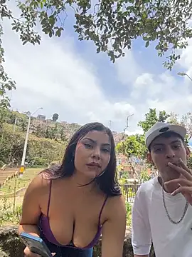 ValenSuarez25 online show from August 2026 04:56:02 PM