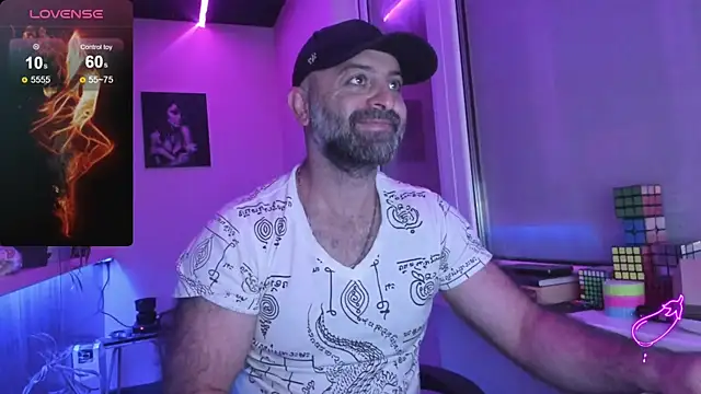 Snapshot of MAGABEAR077 chatting on September 2025 03:44:01 AM MAGABEAR077 online show from September 2025 03:44:01 AM