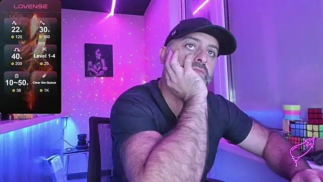 Snapshot of MAGABEAR077 chatting on October 2025 01:06:01 AM MAGABEAR077 online show from October 2025 01:06:01 AM