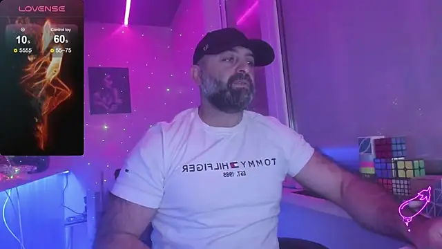 Snapshot of MAGABEAR077 chatting on November 2025 02:33:01 AM MAGABEAR077 online show from November 2025 02:33:01 AM