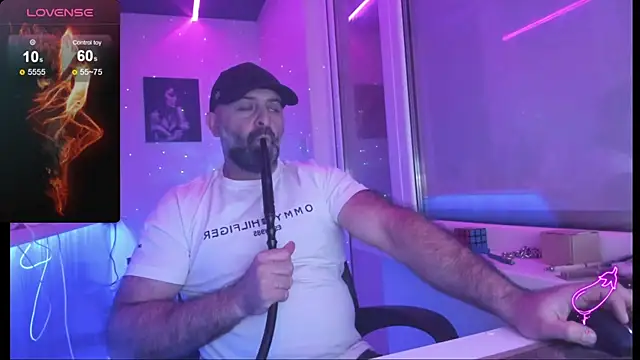 Snapshot of MAGABEAR077 chatting on November 2025 11:40:02 AM MAGABEAR077 online show from November 2025 11:40:02 AM