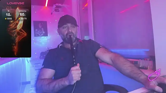 Snapshot of MAGABEAR077 chatting on December 2025 08:13:02 PM MAGABEAR077 online show from December 2025 08:13:02 PM