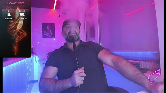 Snapshot of MAGABEAR077 chatting on December 2025 01:18:02 PM MAGABEAR077 online show from December 2025 01:18:02 PM