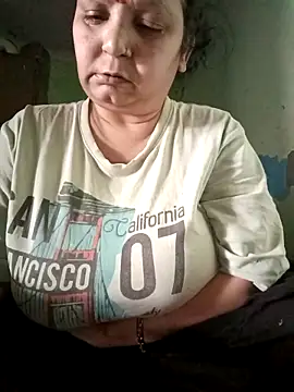 Snapshot of Kavya_kapoor chatting on February 2026 08:35:02 AM Kavya kapoor online show from February 2026 08:35:02 AM