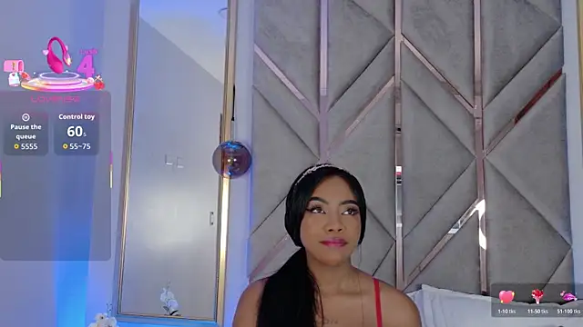 Lola King online show from November 2025 10:54:01 PM