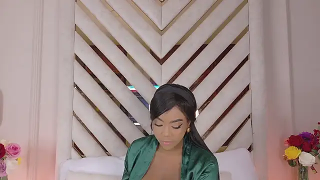 Lola King online show from July 2026 04:05:02 AM