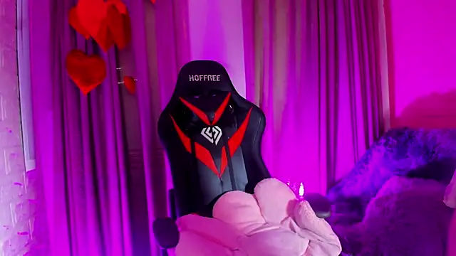 Snapshot of kitty_queen10 chatting on February 2026 10:11:01 PM kitty queen10 online show from February 2026 10:11:01 PM