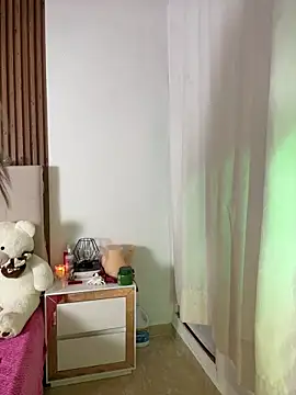 littlemelodi18 online show from June 2026 10:26:01 PM
