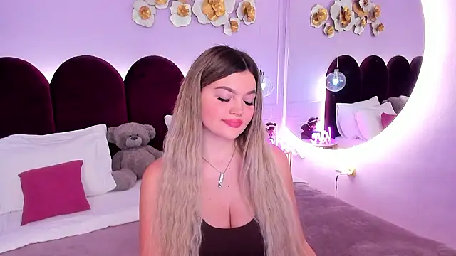 ZaraBloom online show from February 2026 03:12:01 PM