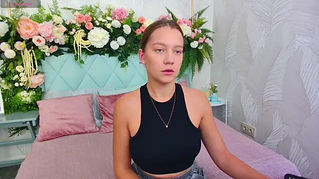 AliceBrayan online show from October 2025 05:17:02 AM