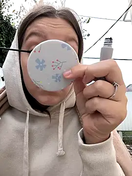 AliceBrayan online show from October 2025 05:06:01 AM