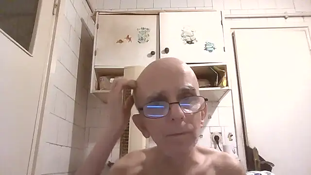 Snapshot of mariusica1@xh chatting on July 2026 08:57:02 PM mariusica1xh online show from July 2026 08:57:02 PM