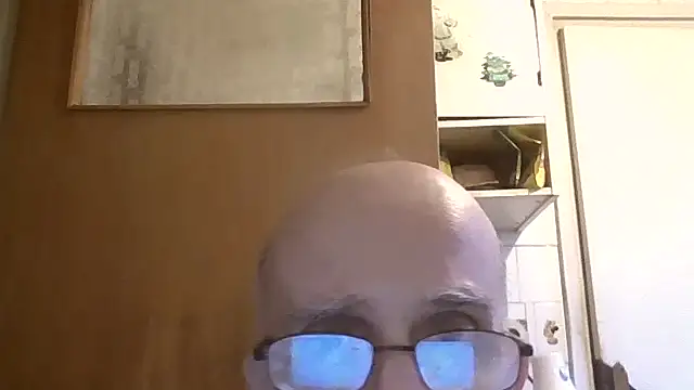 Snapshot of mariusica1@xh chatting on July 2026 05:40:02 PM mariusica1xh online show from July 2026 05:40:02 PM