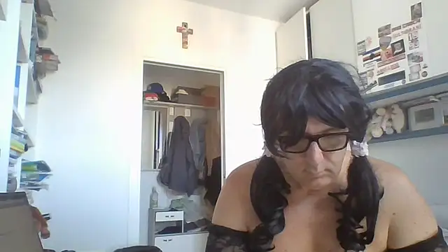 Snapshot of brindisiroby chatting on June 2026 07:39:01 AM brindisiroby online show from June 2026 07:39:01 AM