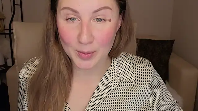 Snapshot of Helens_love chatting on October 2025 01:28:01 AM Helens love online show from October 2025 01:28:01 AM