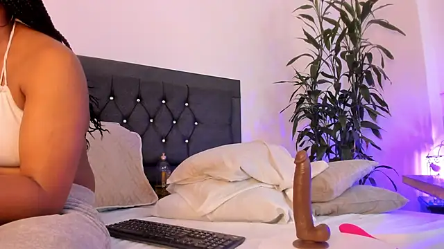 ebony hot1 online show from February 2025 06:09:01 PM