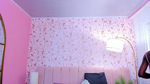 amber-hill online show from October 2025 07:11:02 PM