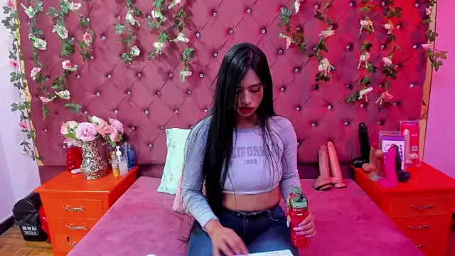 Snapshot of Mariana_Prin chatting on September 2025 02:37:02 AM Mariana Prin online show from September 2025 02:37:02 AM