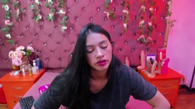 Snapshot of Mariana_Prin chatting on November 2025 02:33:01 AM Mariana Prin online show from November 2025 02:33:01 AM