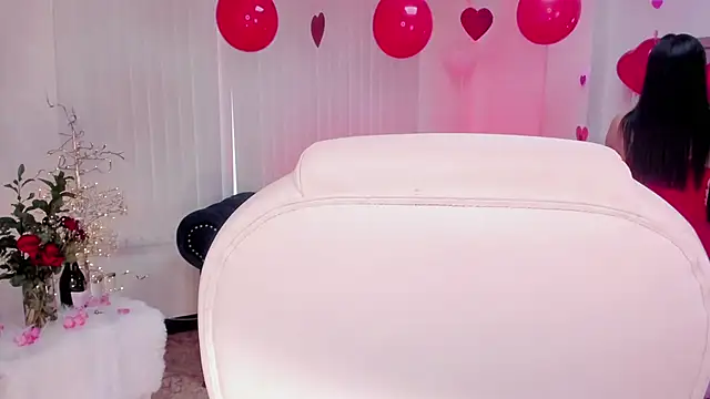 naomii campbell  online show from February 2025 12:57:02 PM