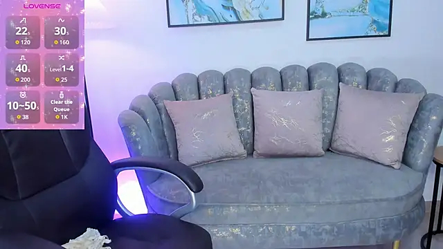 naomii campbell  online show from November 2025 05:35:02 PM