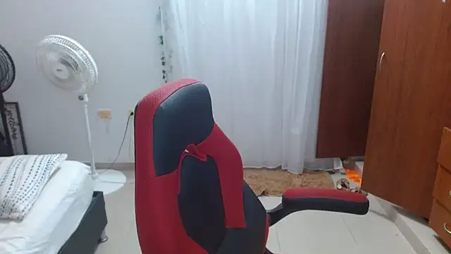 helenca43 online show from February 2026 11:04:02 AM