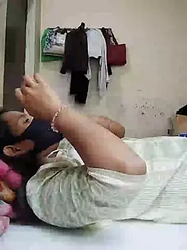 Snapshot of riya190 chatting on February 2025 05:09:01 PM riya190 online show from February 2025 05:09:01 PM