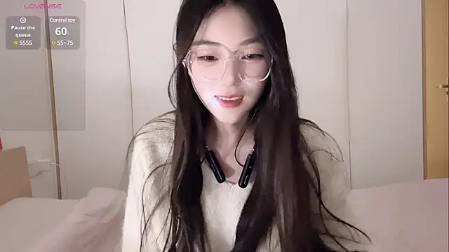 Snapshot of Sweet-Angel999 chatting on March 2025 06:11:01 PM Sweet-Angel999 online show from March 2025 06:11:01 PM