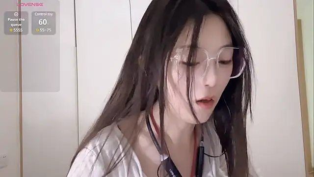 Snapshot of Sweet-Angel999 chatting on March 2025 06:55:01 PM Sweet-Angel999 online show from March 2025 06:55:01 PM