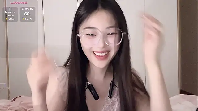 Snapshot of Sweet-Angel999 chatting on March 2025 06:29:02 PM Sweet-Angel999 online show from March 2025 06:29:02 PM