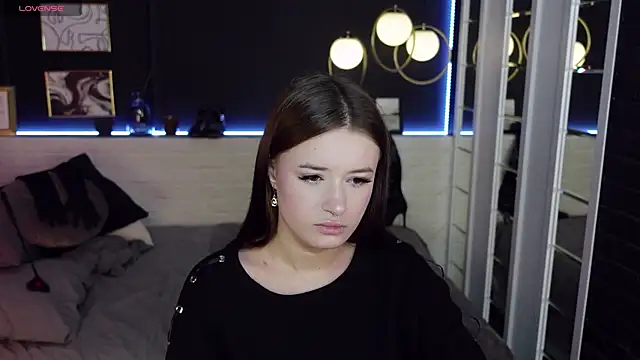 Snapshot of Lily_Moonlight chatting on December 2024 02:22:02 PM Lily Moonlight online show from December 2024 02:22:02 PM