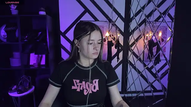 Snapshot of Lily_Moonlight chatting on January 2025 07:28:01 AM Lily Moonlight online show from January 2025 07:28:01 AM