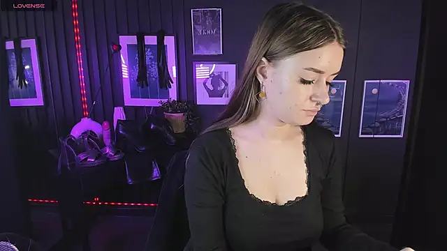 Snapshot of Lily_Moonlight chatting on January 2025 08:01:01 AM Lily Moonlight online show from January 2025 08:01:01 AM