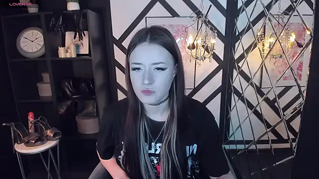 Snapshot of Lily_Moonlight chatting on February 2025 01:37:02 PM Lily Moonlight online show from February 2025 01:37:02 PM