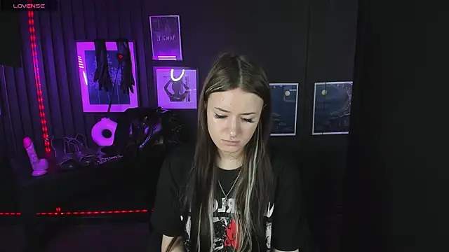 Snapshot of Lily_Moonlight chatting on February 2025 07:56:01 AM Lily Moonlight online show from February 2025 07:56:01 AM