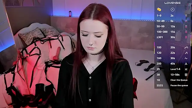 Lily Moonlight online show from April 2026 02:43:01 PM