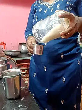 Snapshot of Renuma chatting on January 2025 04:15:01 AM Renuma online show from January 2025 04:15:01 AM