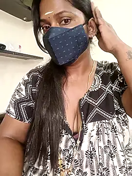 Snapshot of Renuma chatting on February 2025 03:51:01 AM Renuma online show from February 2025 03:51:01 AM